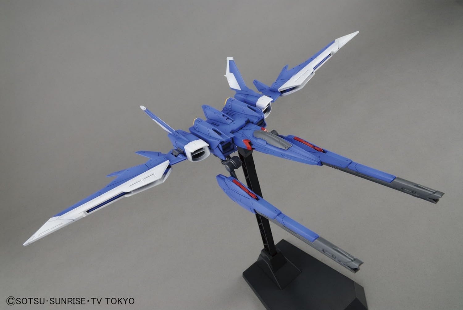 Bandai Hobby MG Build Strike Gundam Full Package Model Kit (1/100 Scale)