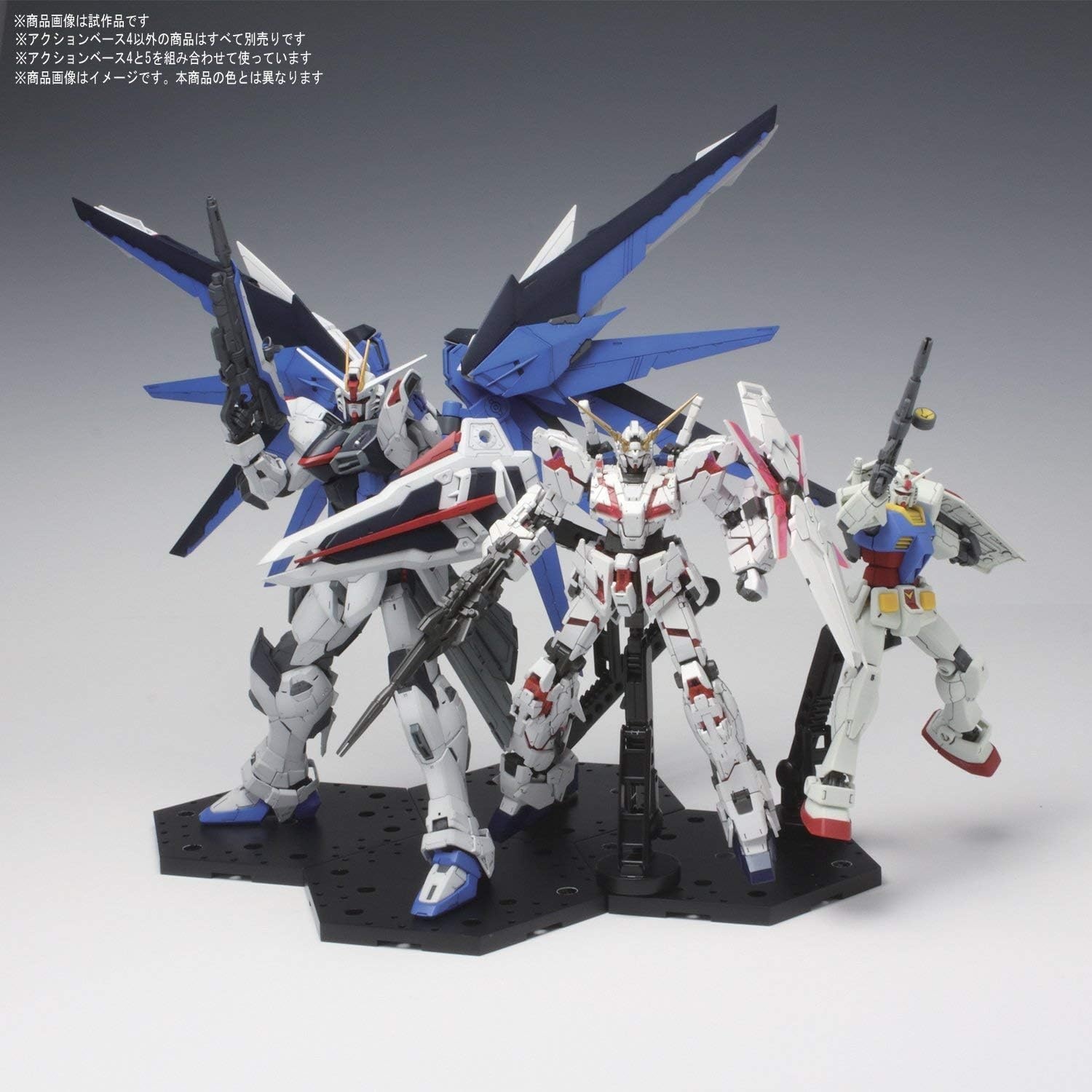 Bandai Hobby – Accessory – Action Base 5 [Clear Color] Model Kit(1 inch)